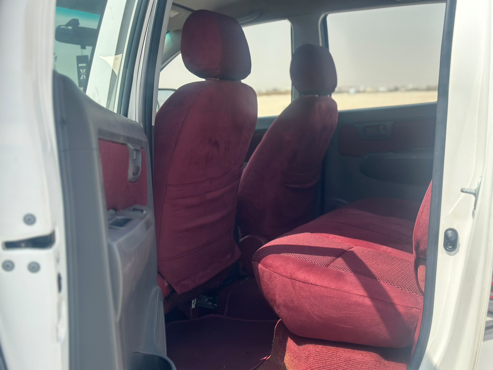 Toyota Hilux 2013 - Image 2