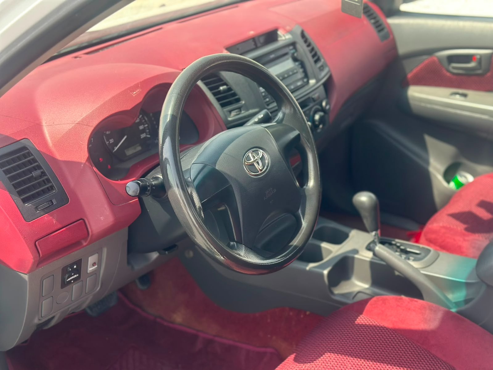 Toyota Hilux 2013 - Image 4