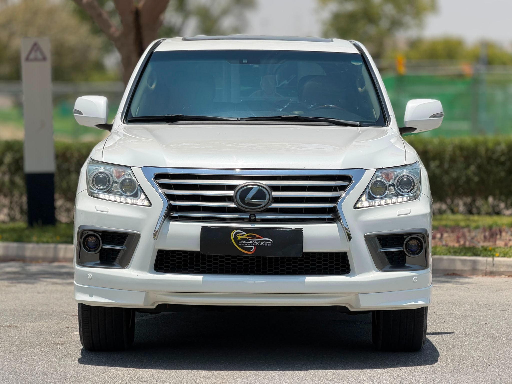 Lexus LX 570 S 2012 - Image 2