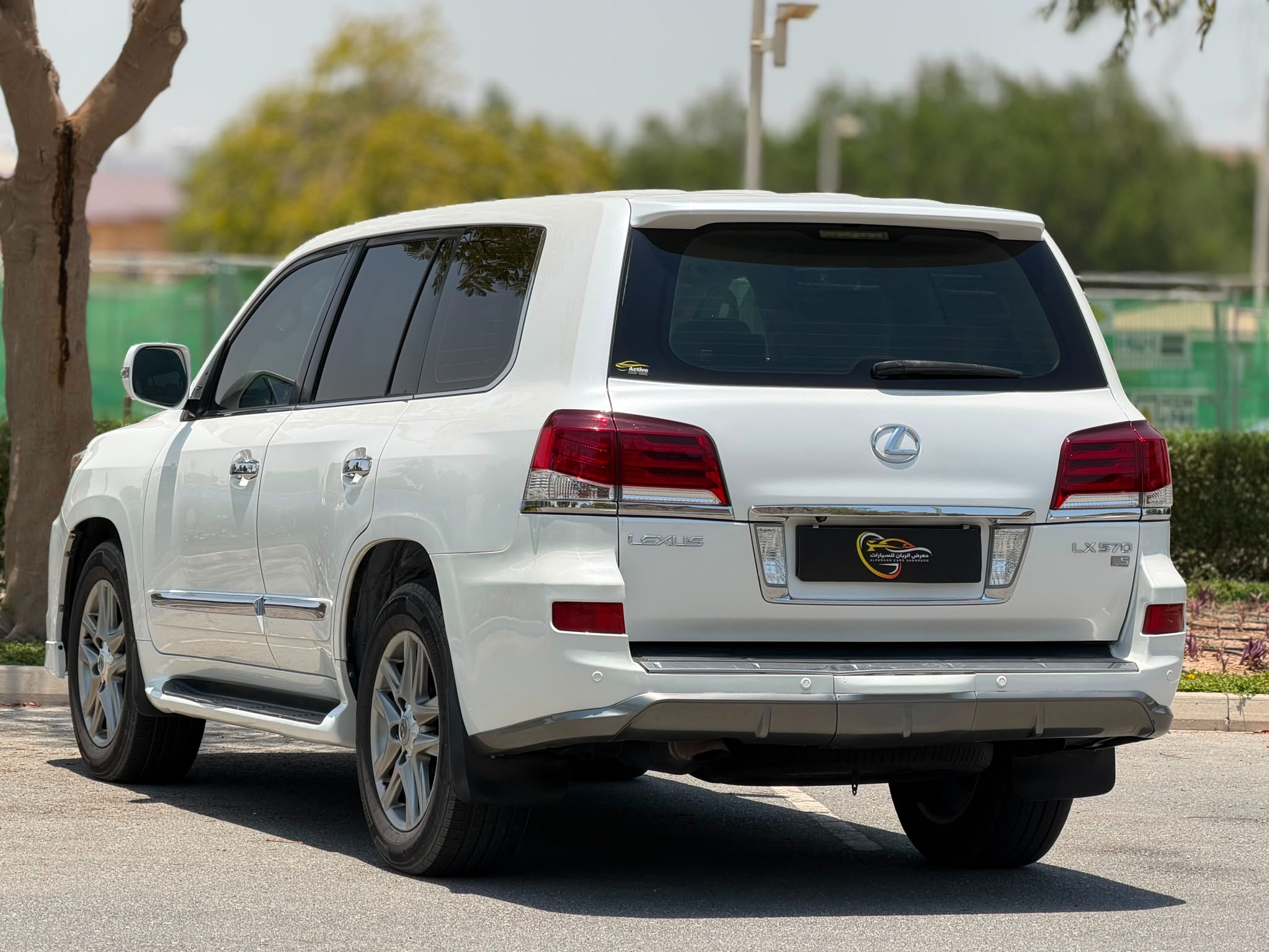 Lexus LX 570 S 2012 - Image 4