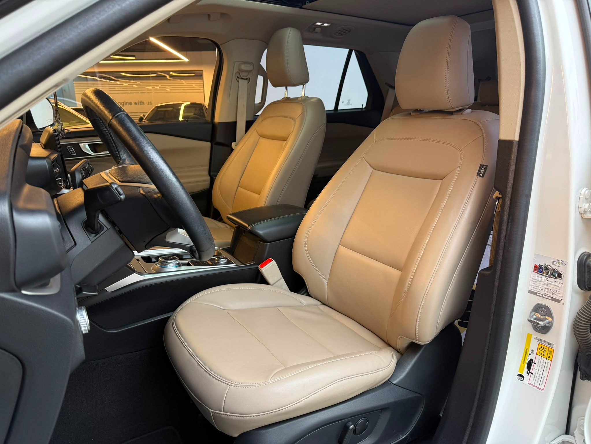 Ford Explorer 2022 - Image 4