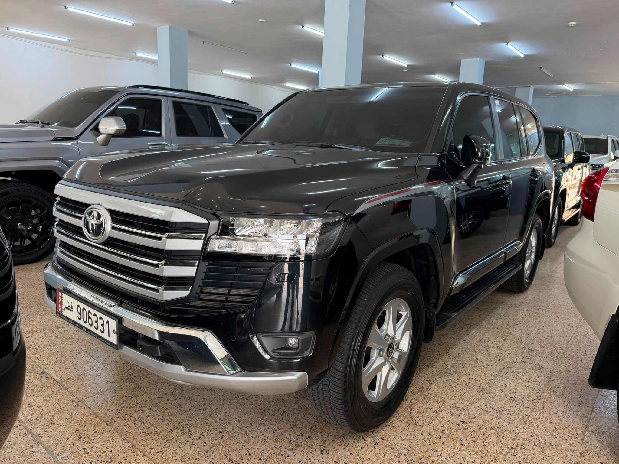 Toyota Land Cruiser GXR v6 2023 - Image 2