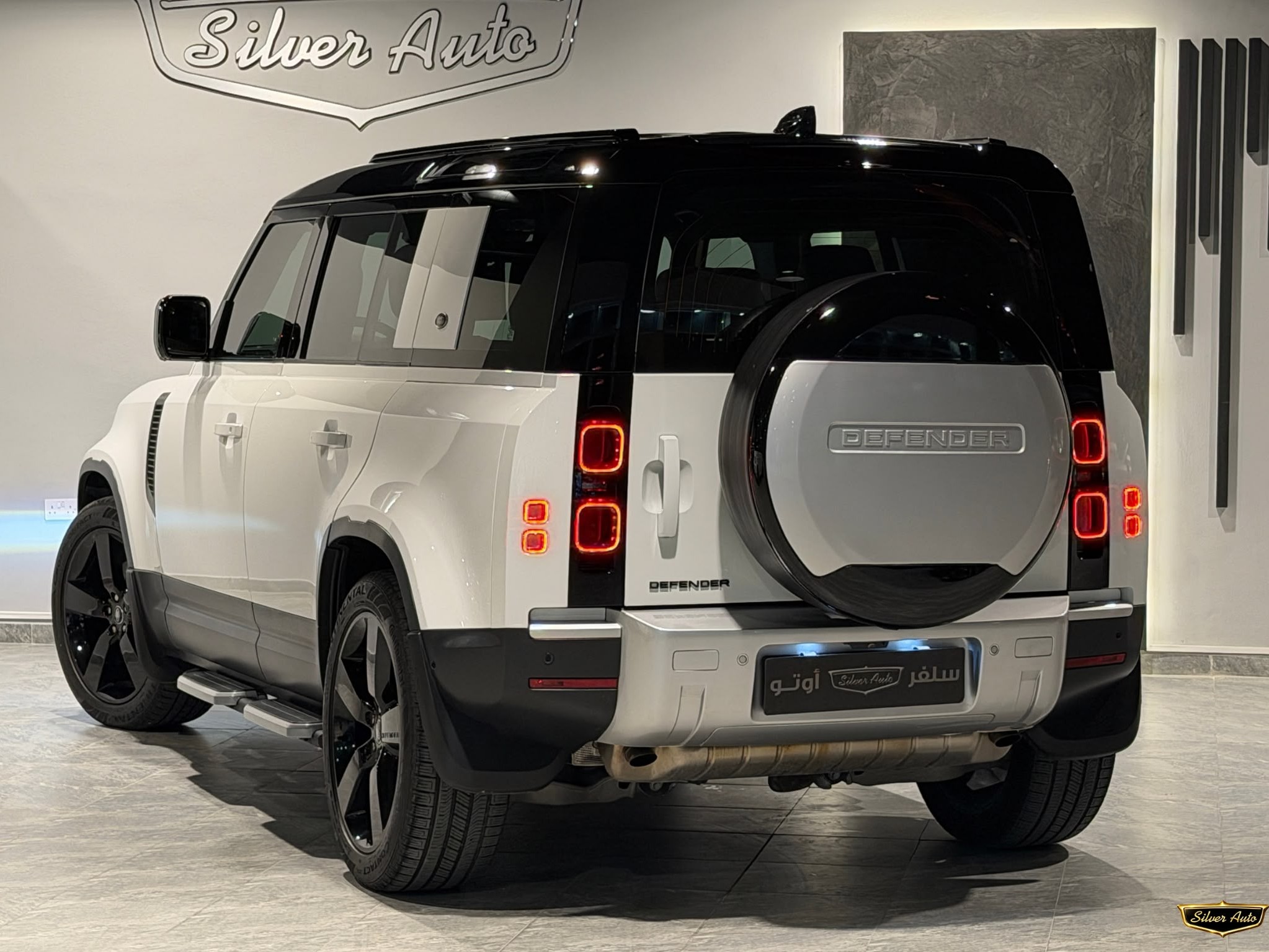 Land Rover Defender 110 3.0i6 HSE 2024 - Image 3