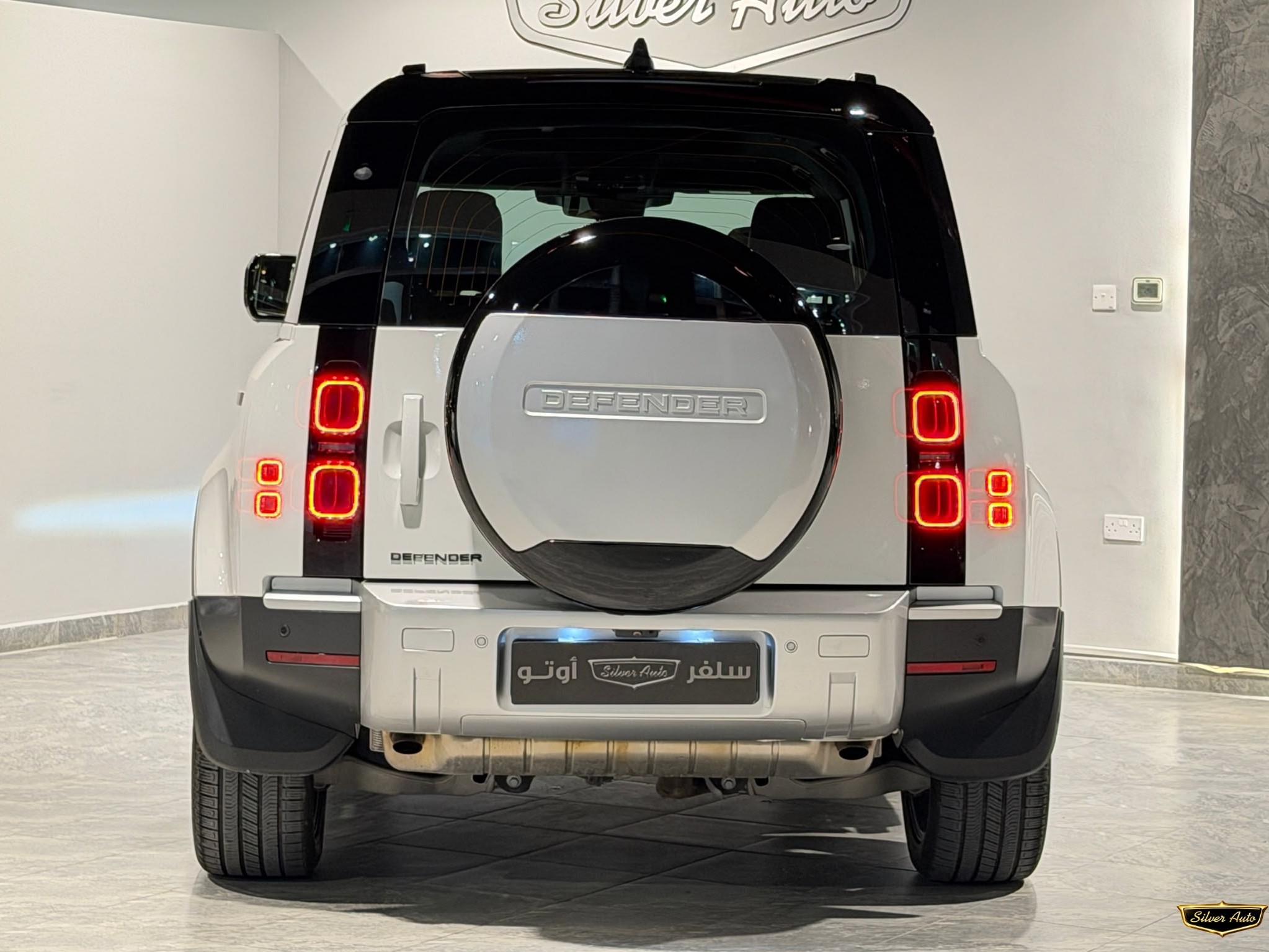 Land Rover Defender 110 3.0i6 HSE 2024 - Image 4