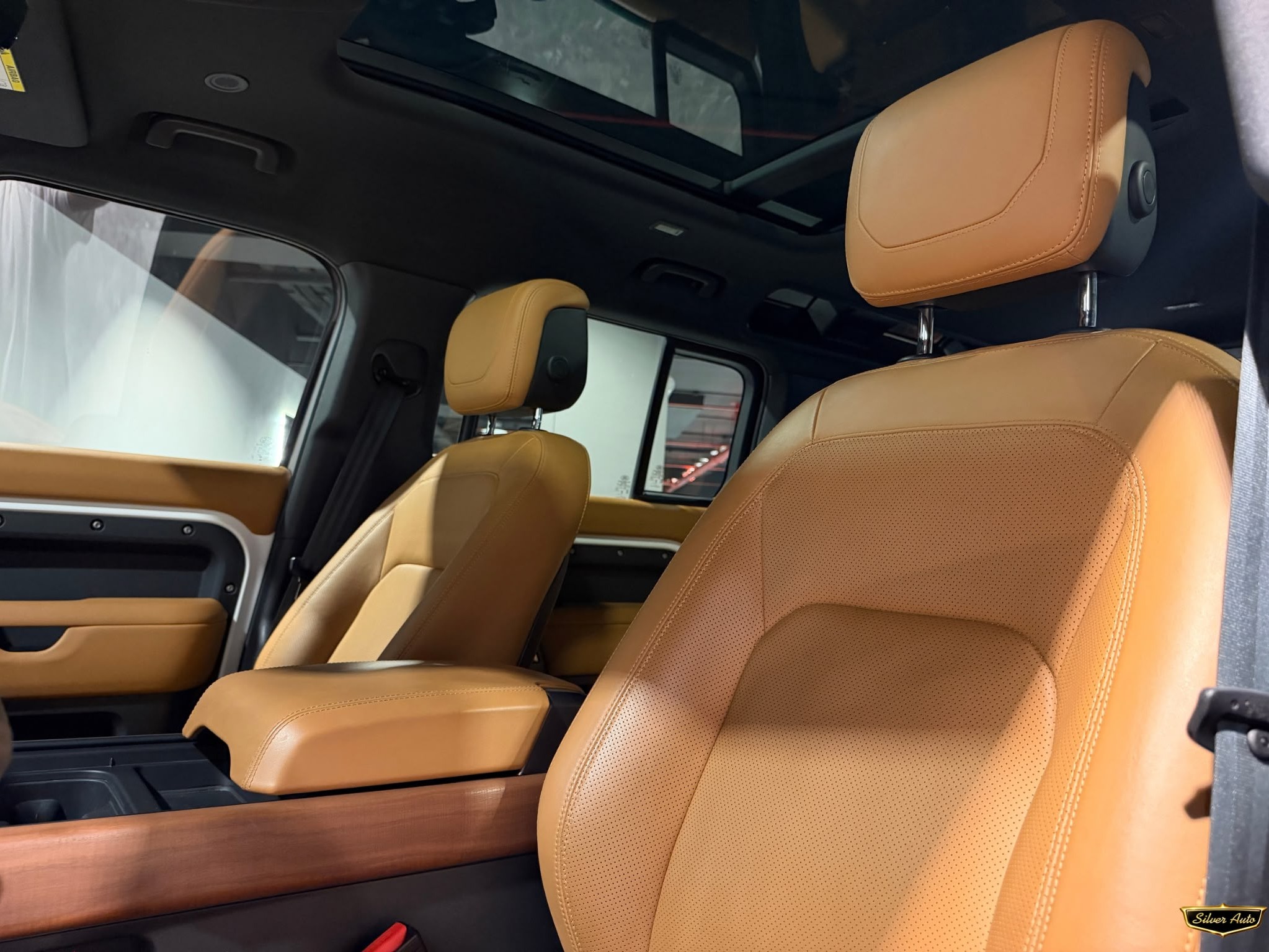 Land Rover Defender 110 3.0i6 HSE 2024 — photo 10 for sale in Qatar