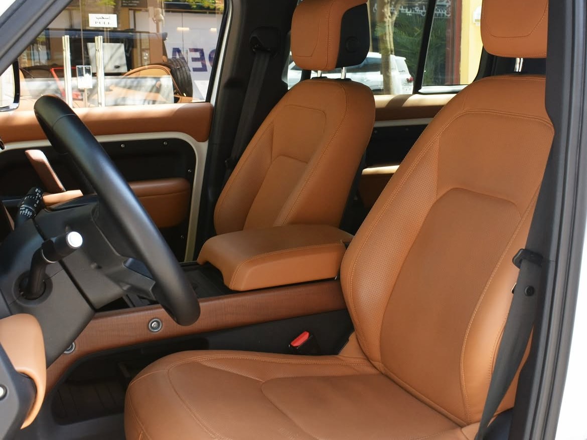 Land Rover Defender 110 HSE 2024 - Image 4