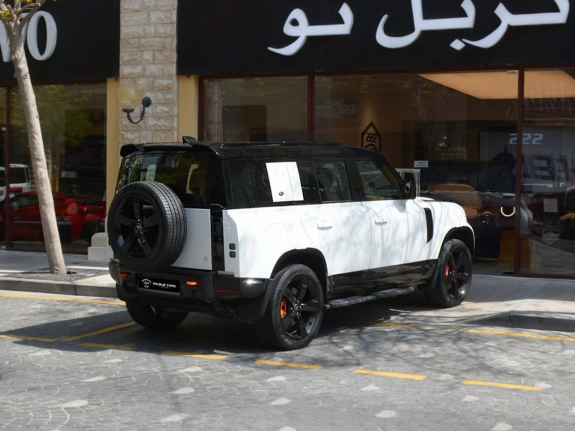 Land Rover Defender 110 HSE 2024 — photo 12 for sale in Qatar
