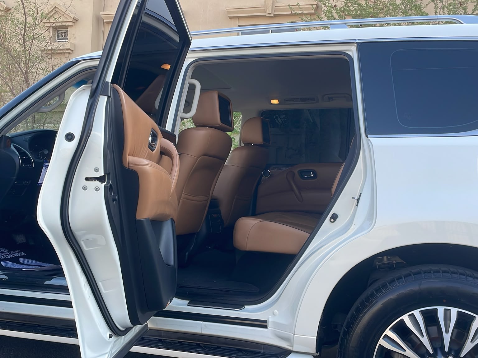 Nissan Patrol Platinum 2015 — photo 9 for sale in Qatar