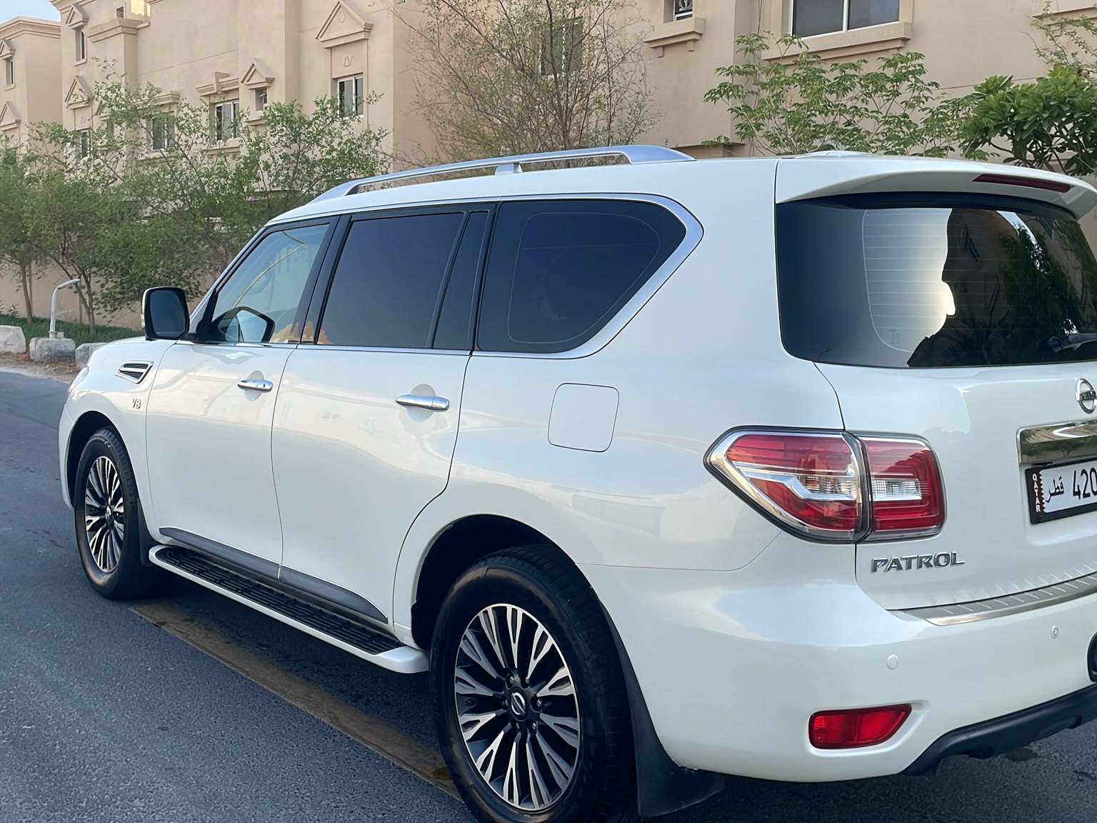 Nissan Patrol  Platinum 2015 - Image 2