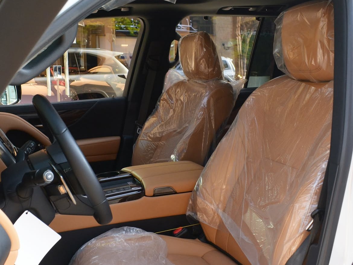 Lexus LX 600 Luxury  2026 - Image 4