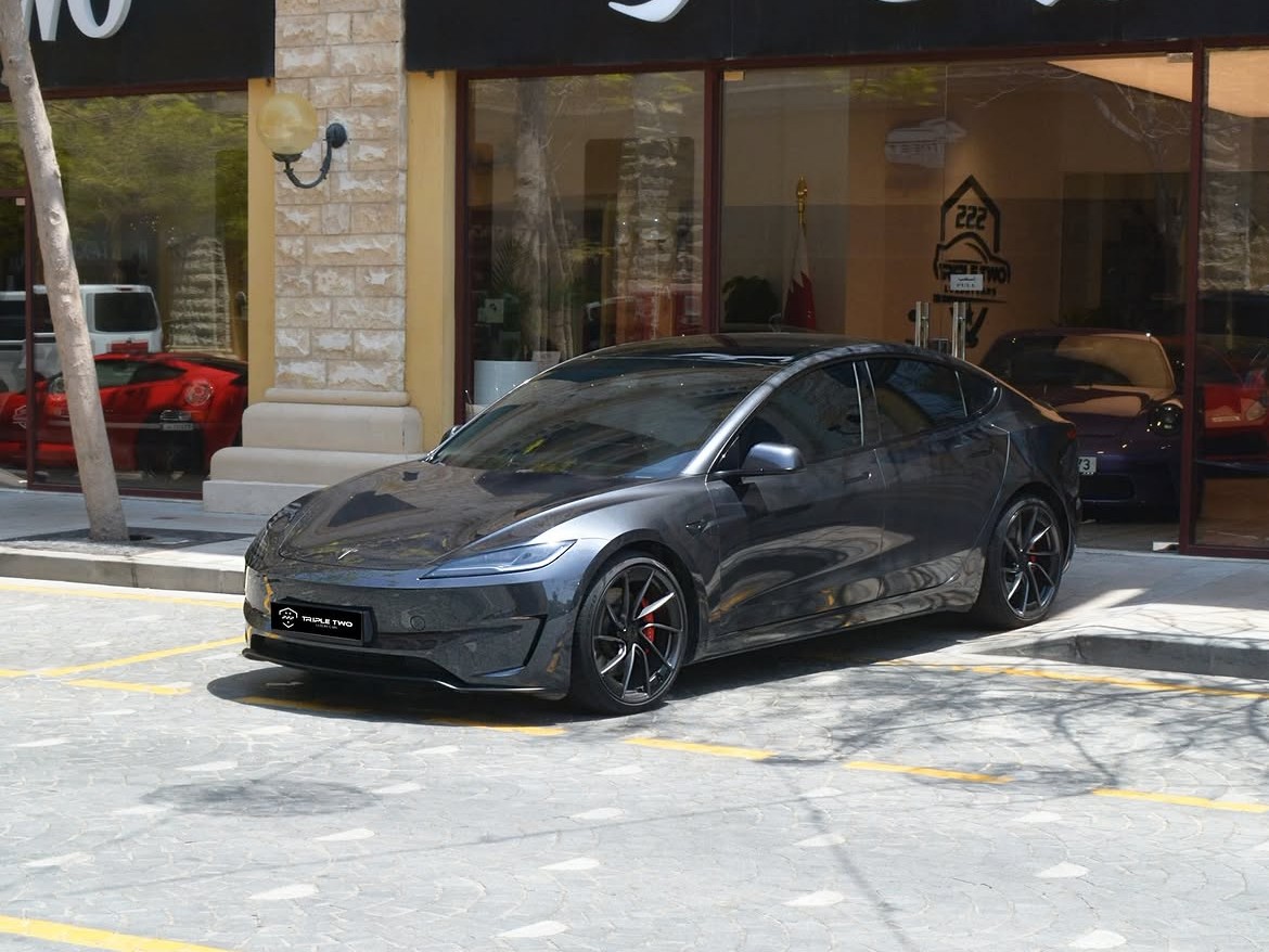 Tesla Model 3  2025