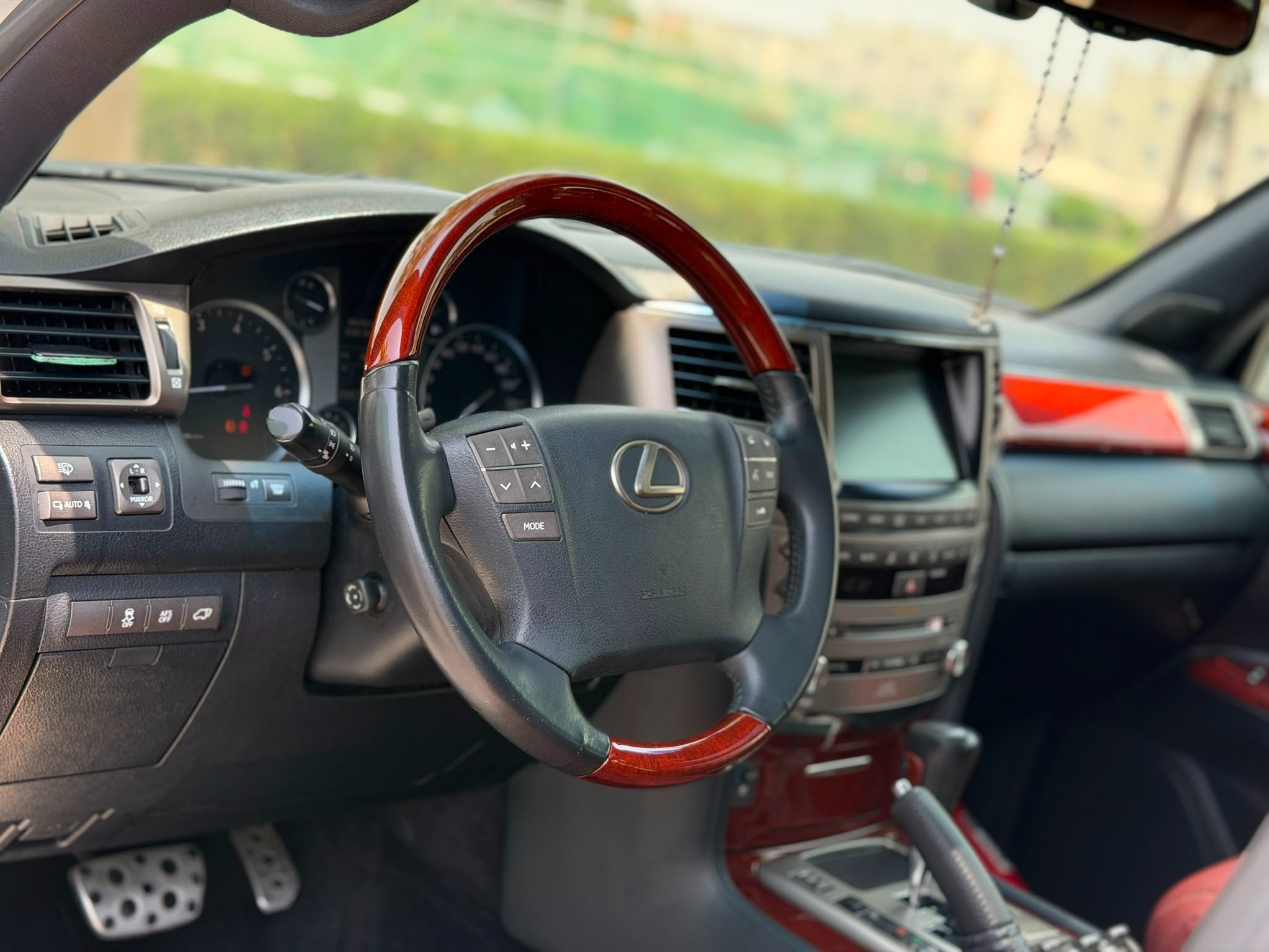 Lexus LX 570 S 2014 — photo 11 for sale in Qatar