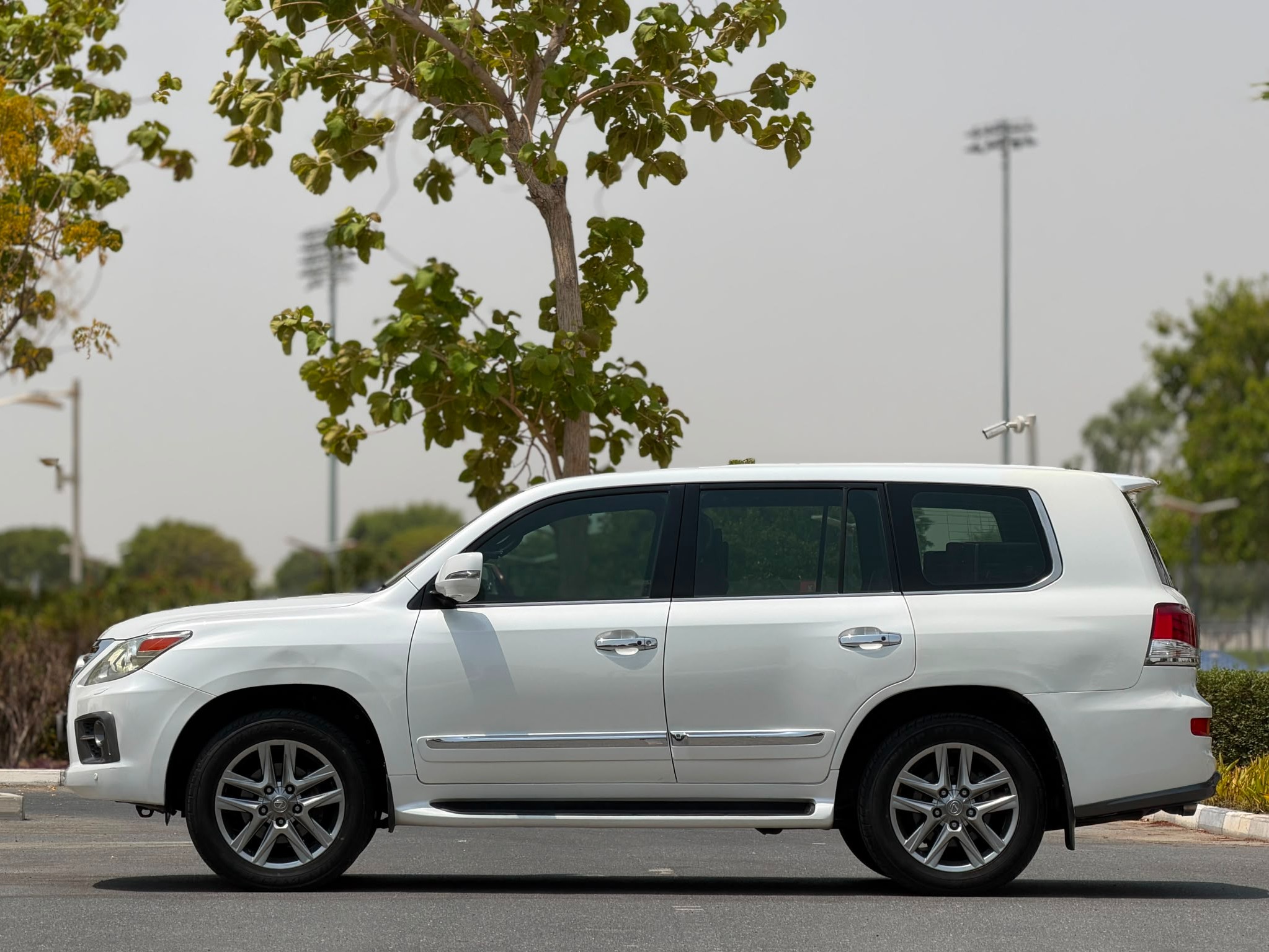 Lexus LX 570 S 2014 — photo 16 for sale in Qatar