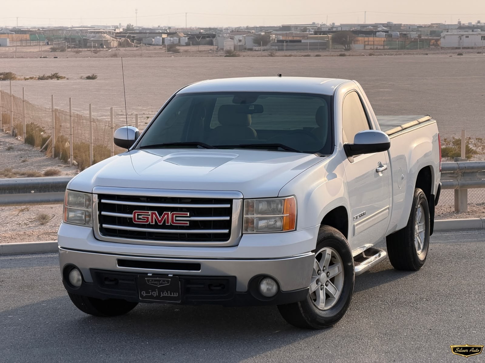 GMC Sierra SLE 2012 - Image 2