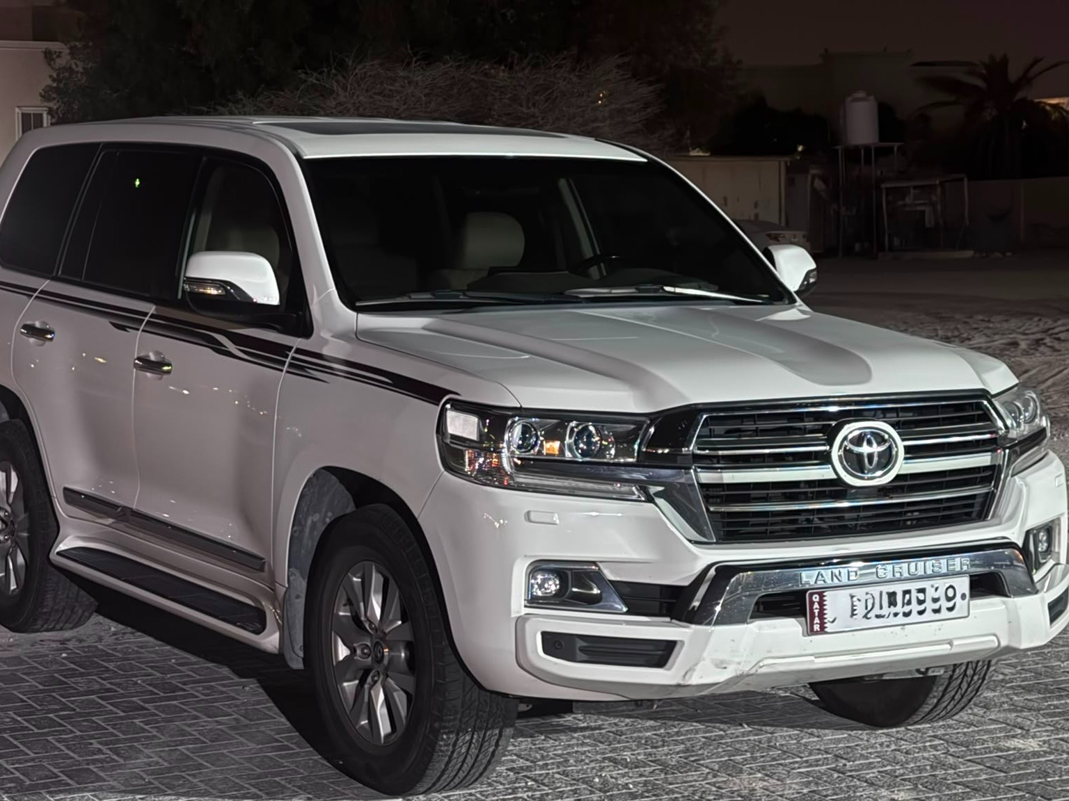Toyota Land Cruiser GXR v8 2020