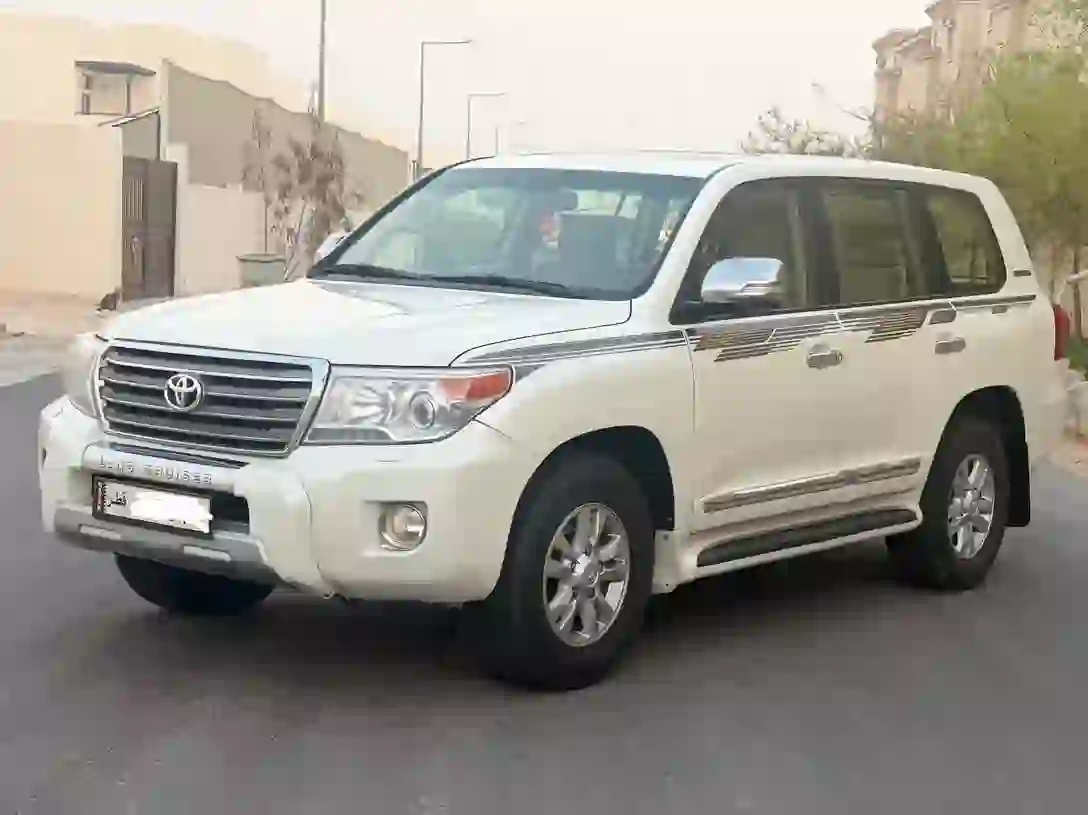 Toyota Land Cruiser GXR v8 2015 - Image 3