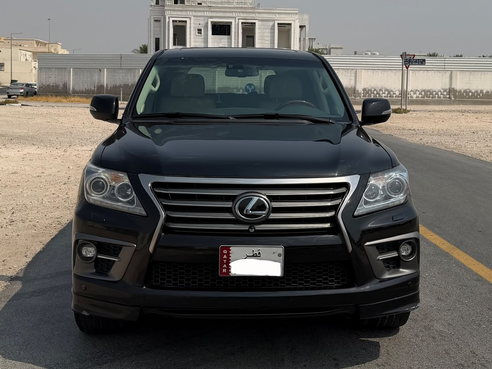 Lexus LX 570 S 2014 - Image 2