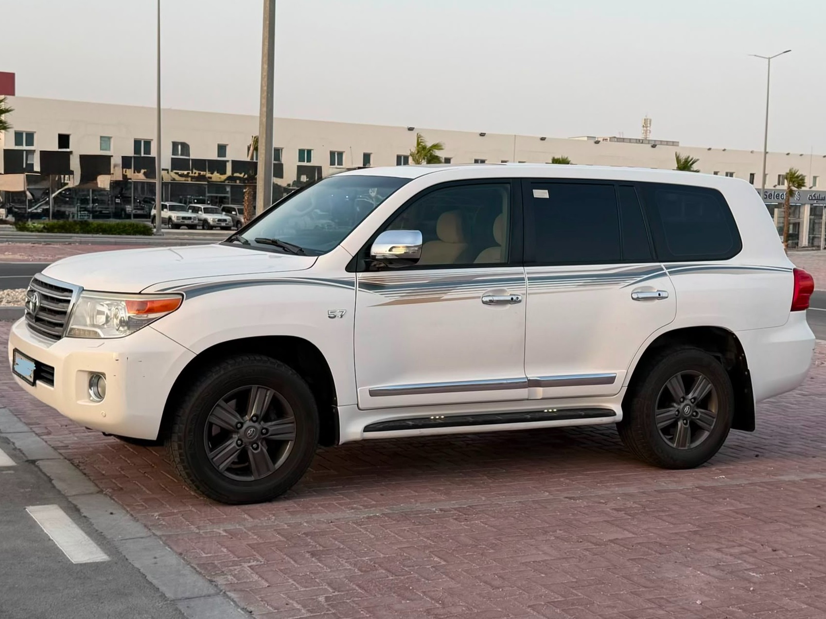 Toyota Land Cruiser VX.R 2014 - Image 1