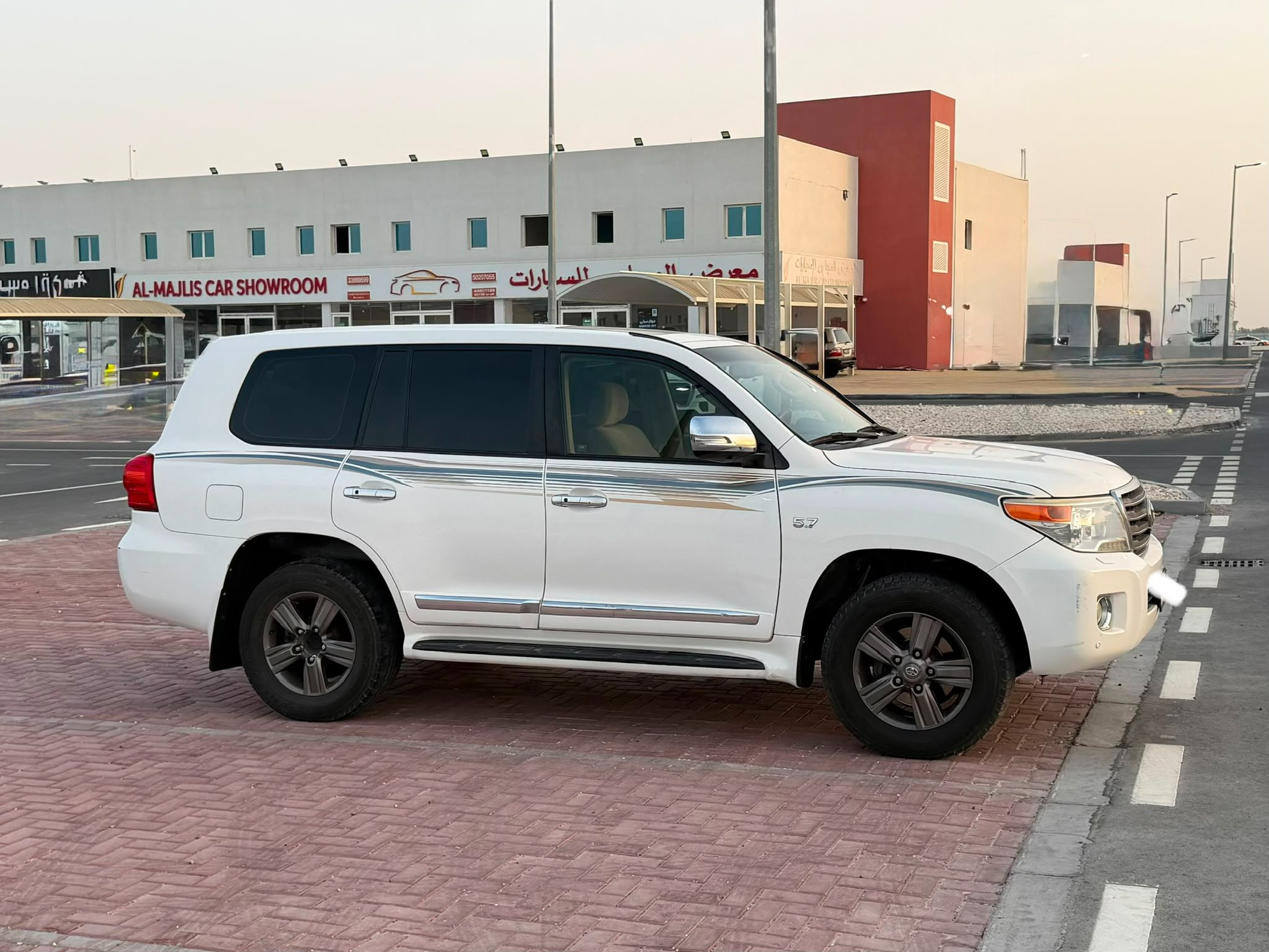 Toyota Land Cruiser VX.R 2014 - Image 3