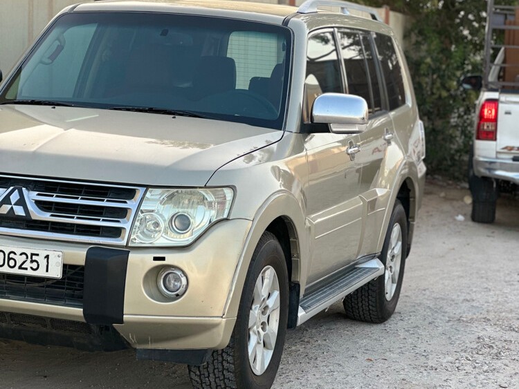 Mitsubishi Pajero 2010 - Image 2
