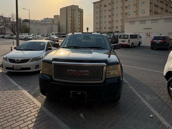 GMC Sierra SLE 2012 - Image 2
