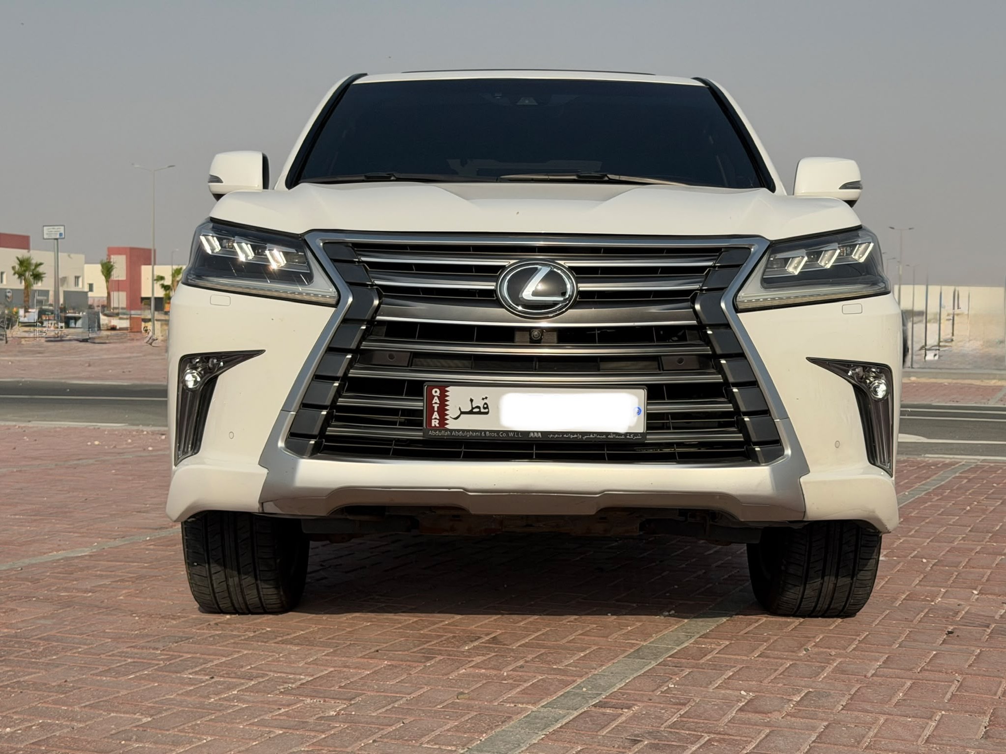 Lexus LX 570 S 2016 - Image 2