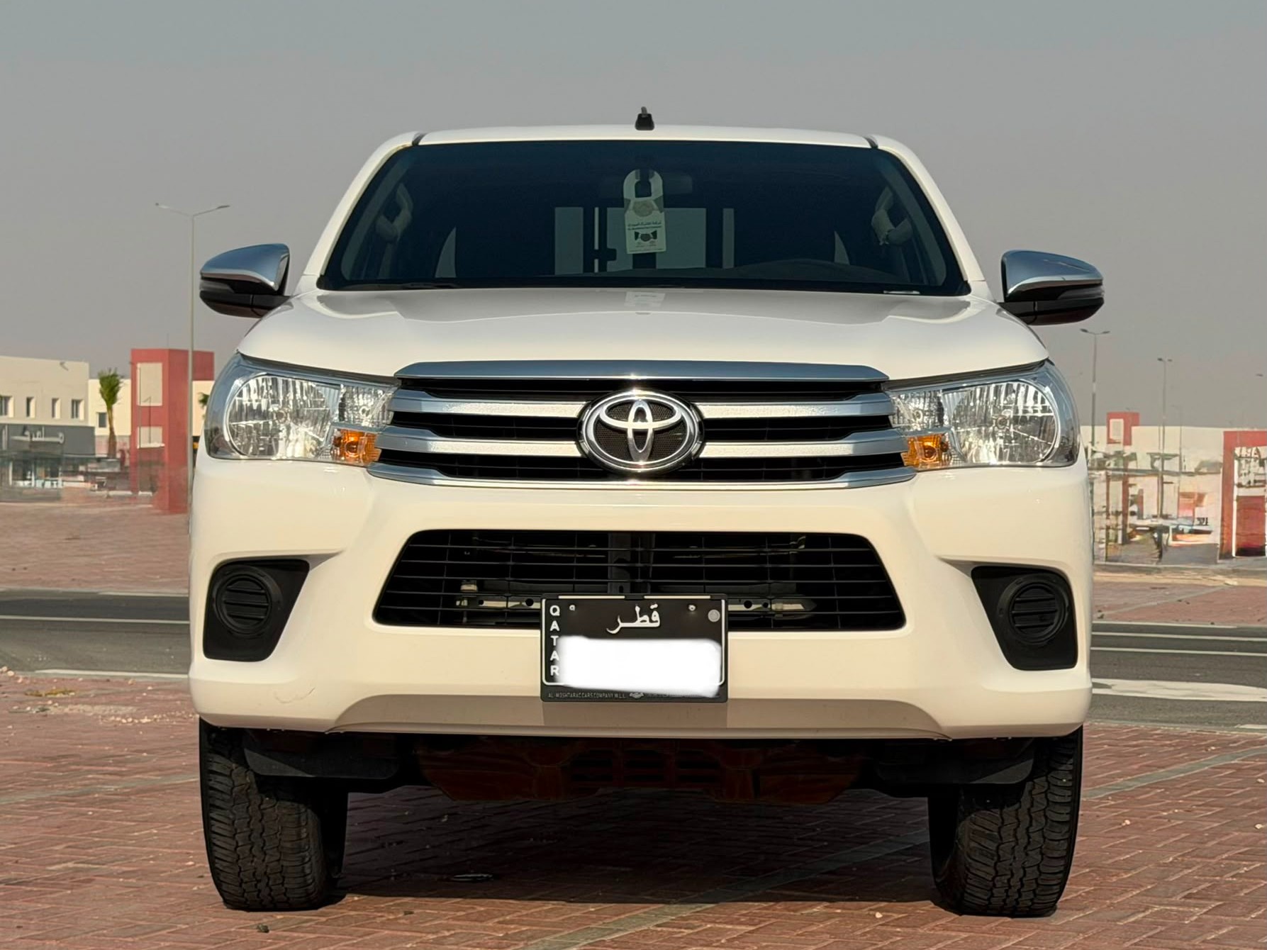 Toyota Hilux 4X4 2025 - Image 2