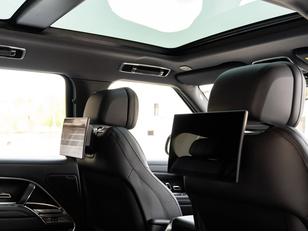 Land Rover Range Rover HSE 2023 - Image 2