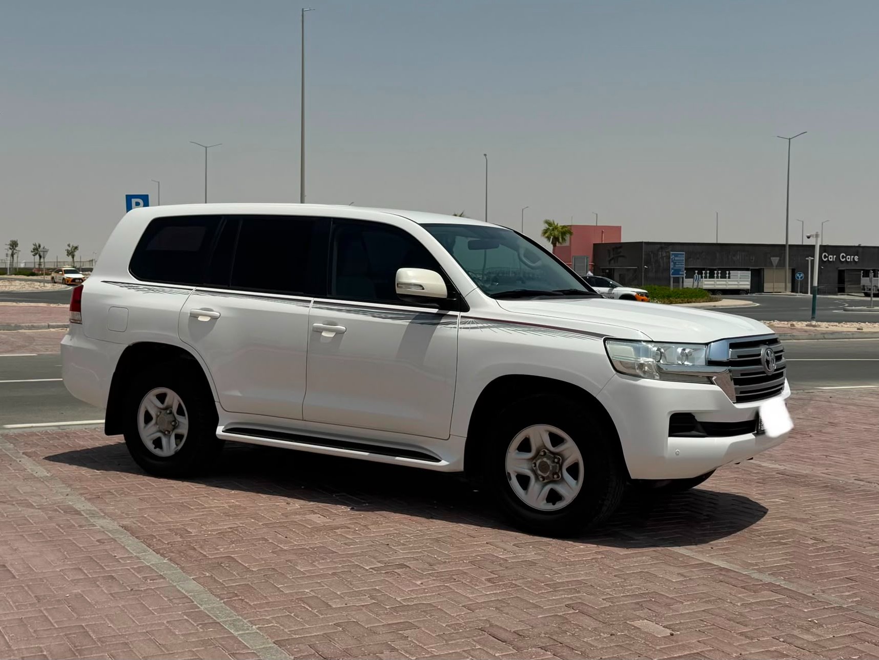 Toyota Land Cruiser GXR v6 2019 - Image 1