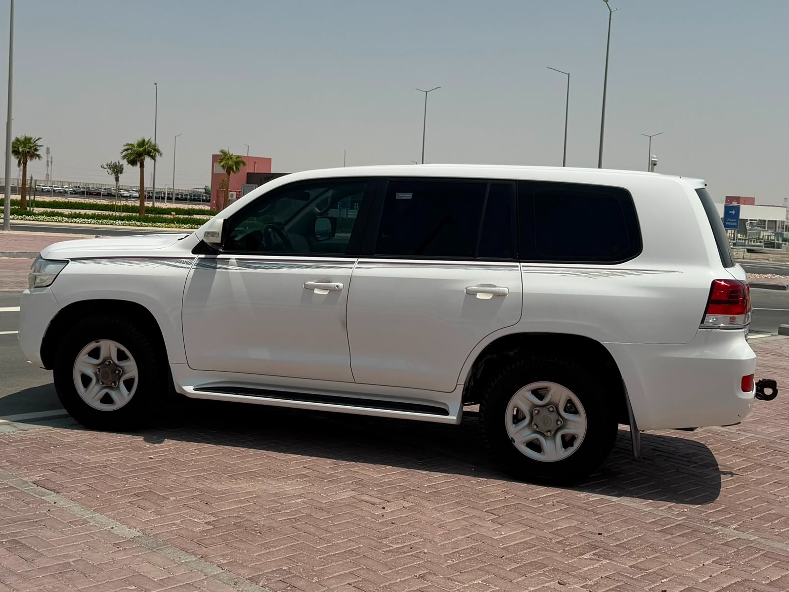 Toyota Land Cruiser GXR v6 2019 - Image 4