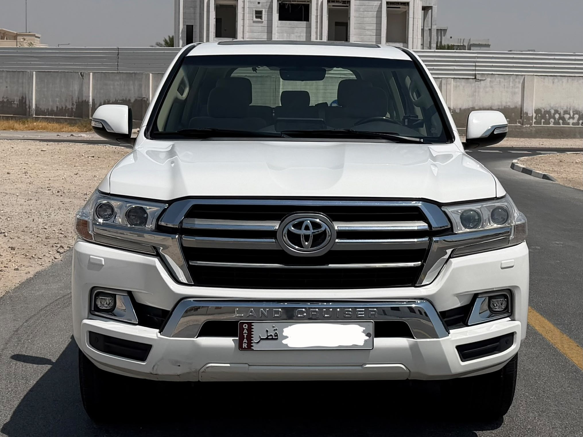 Toyota Land Cruiser GXR v8 2020 - Image 2
