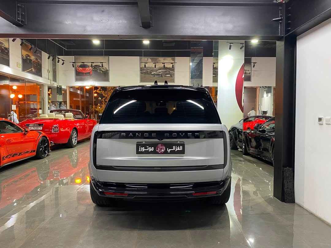 Land Rover Range Rover HSE 2024 - Image 4