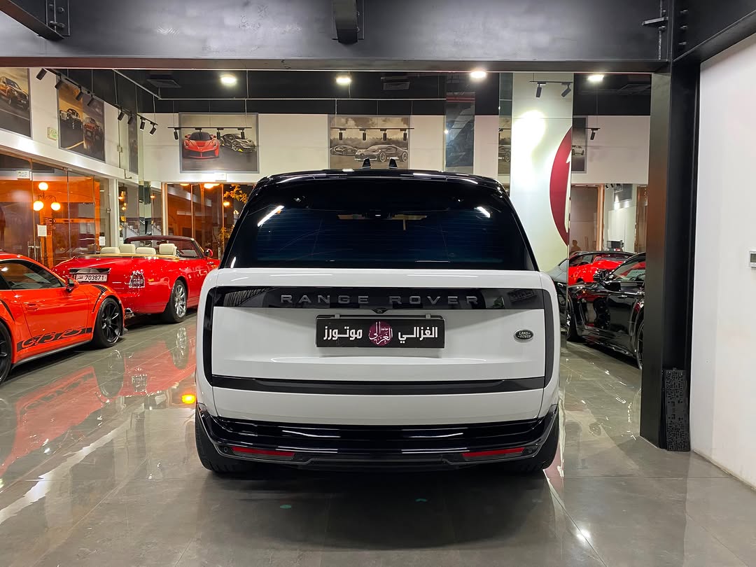 Land Rover Range Rover HSE 2023 - Image 2