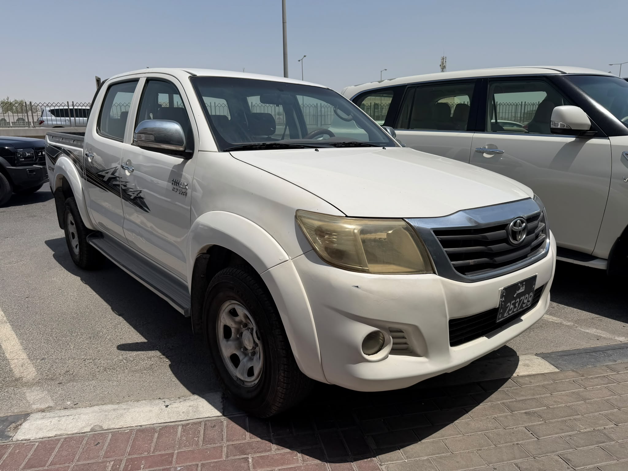 Toyota Hilux 2.7 ( 4WD ) 2013