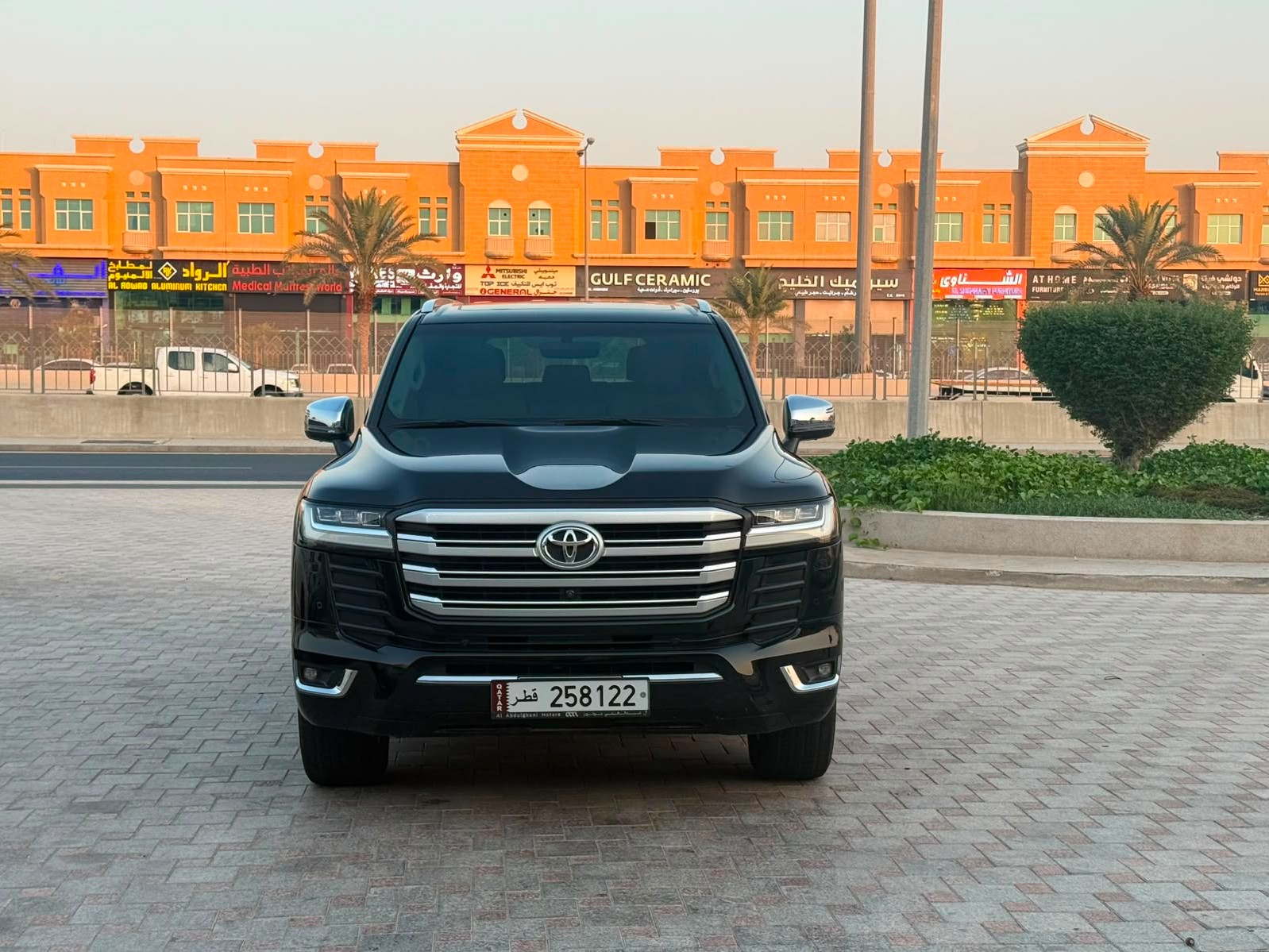 Toyota Land Cruiser VX 2023 - Image 3