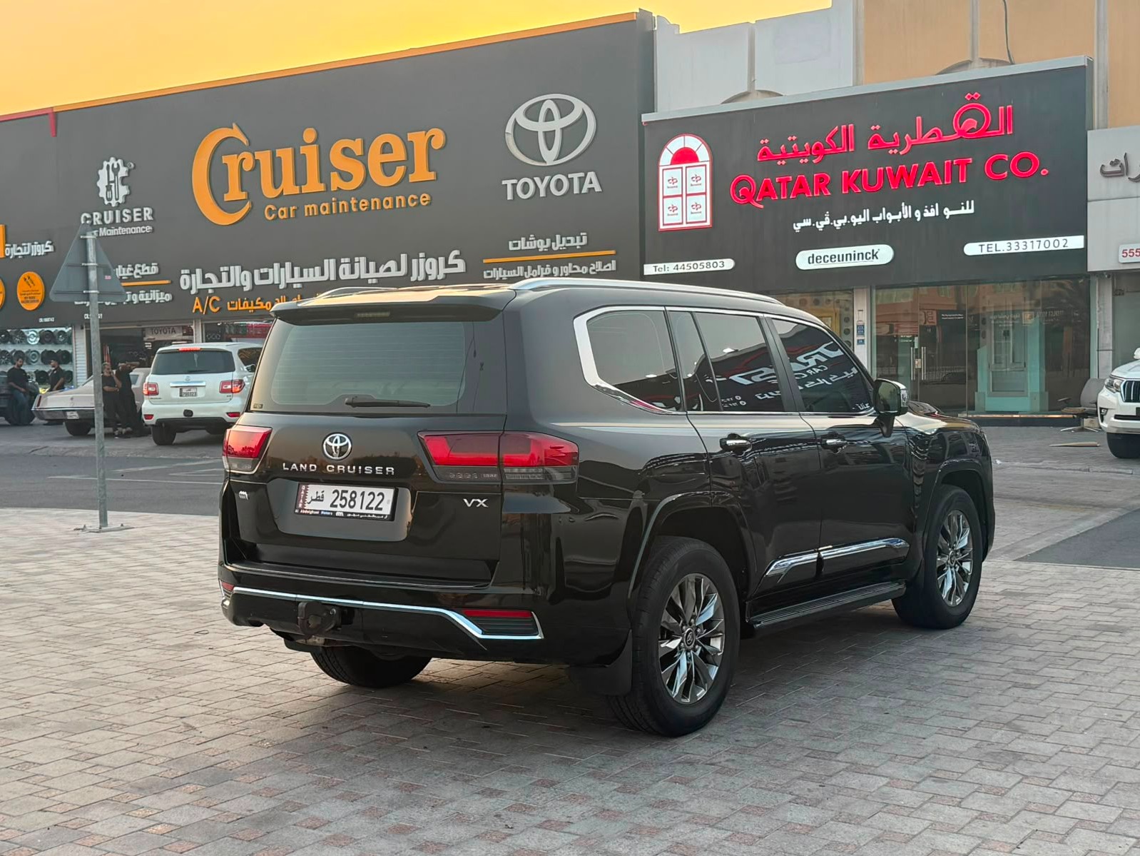 Toyota Land Cruiser VX 2023 - Image 4