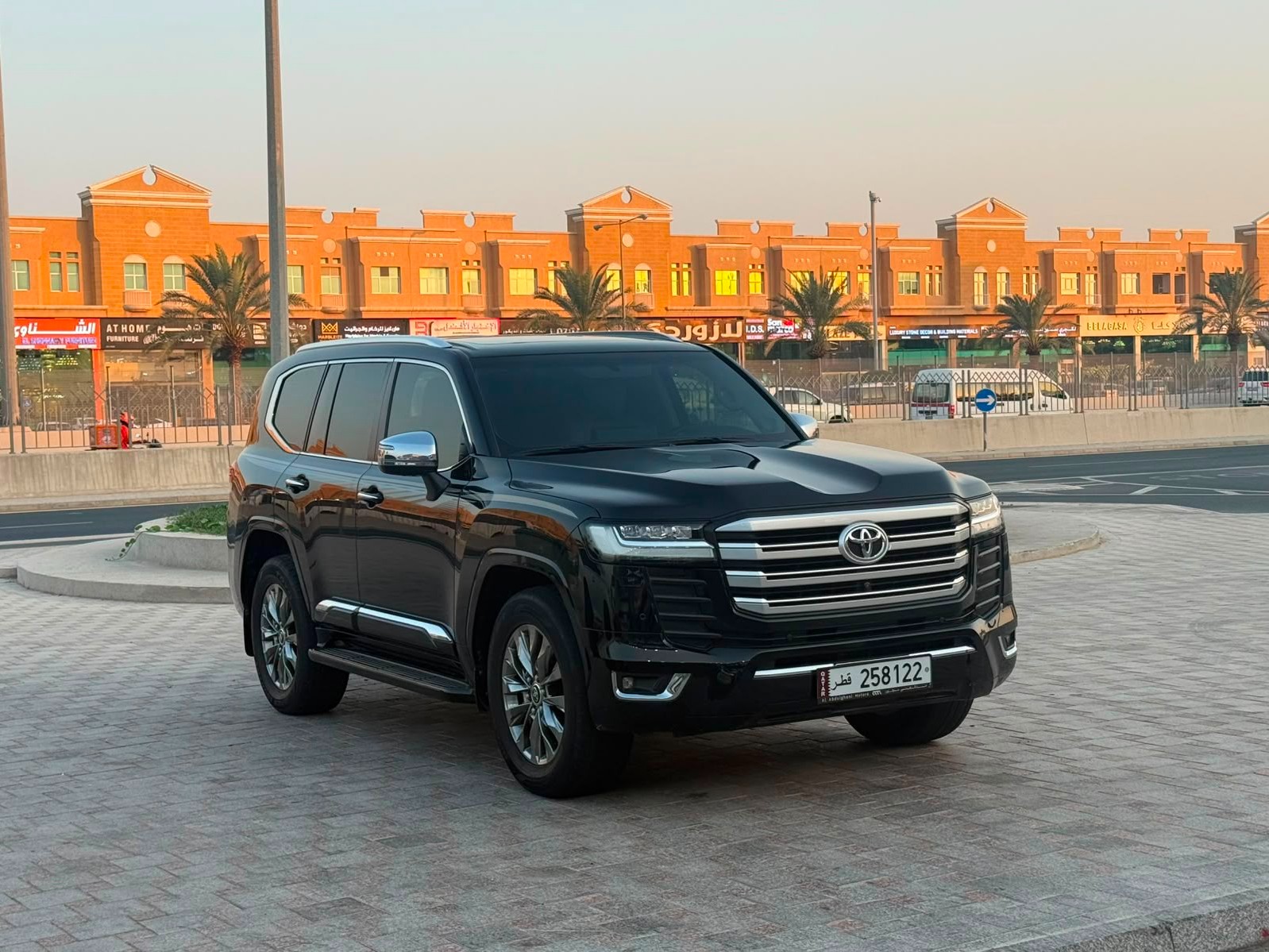 Toyota Land Cruiser VX 2023