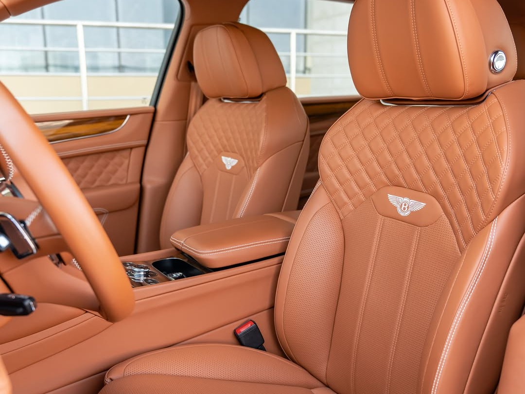 Bentley Bentayga 2021 - Image 2