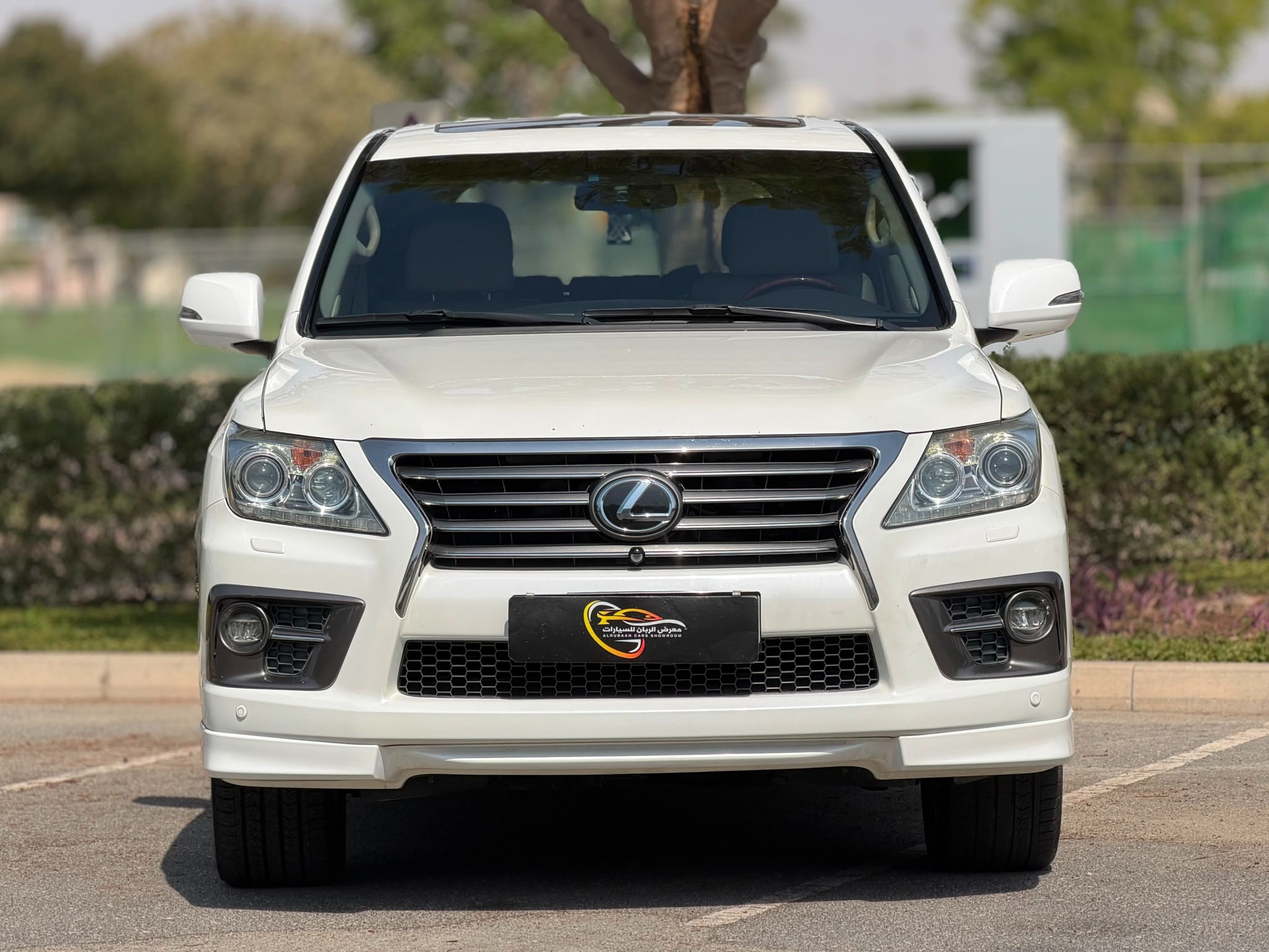 Lexus LX 570 S 2014 - Image 2