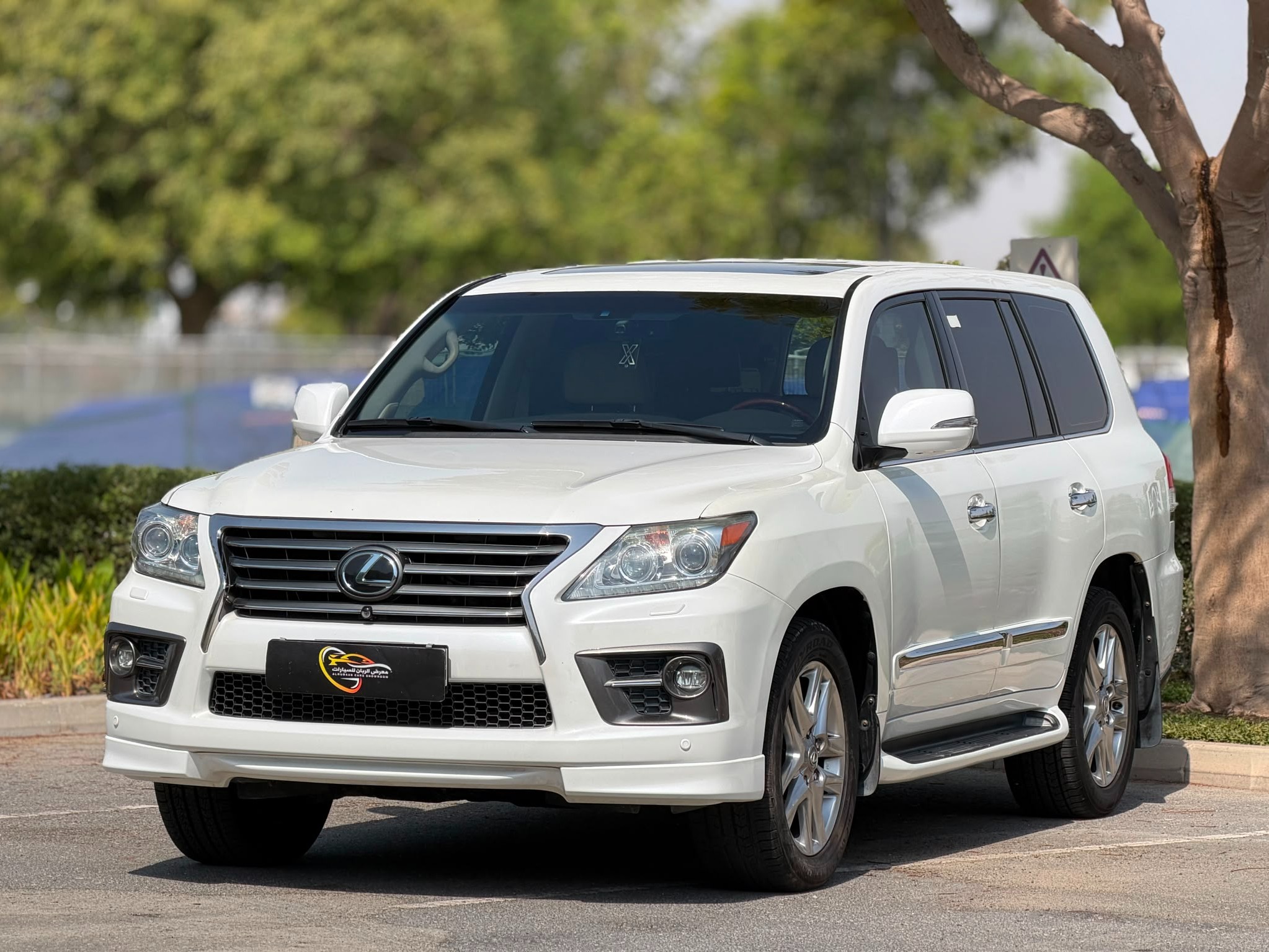 Lexus LX 570 S 2014 - Image 3