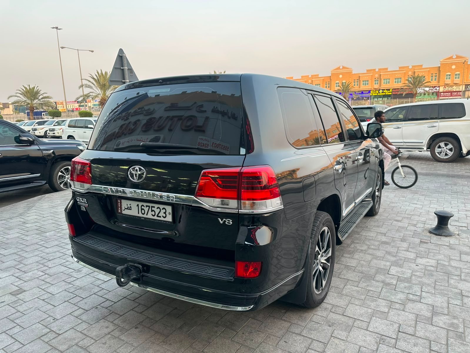 Toyota Land Cruiser GXR v8 2009 - Image 3