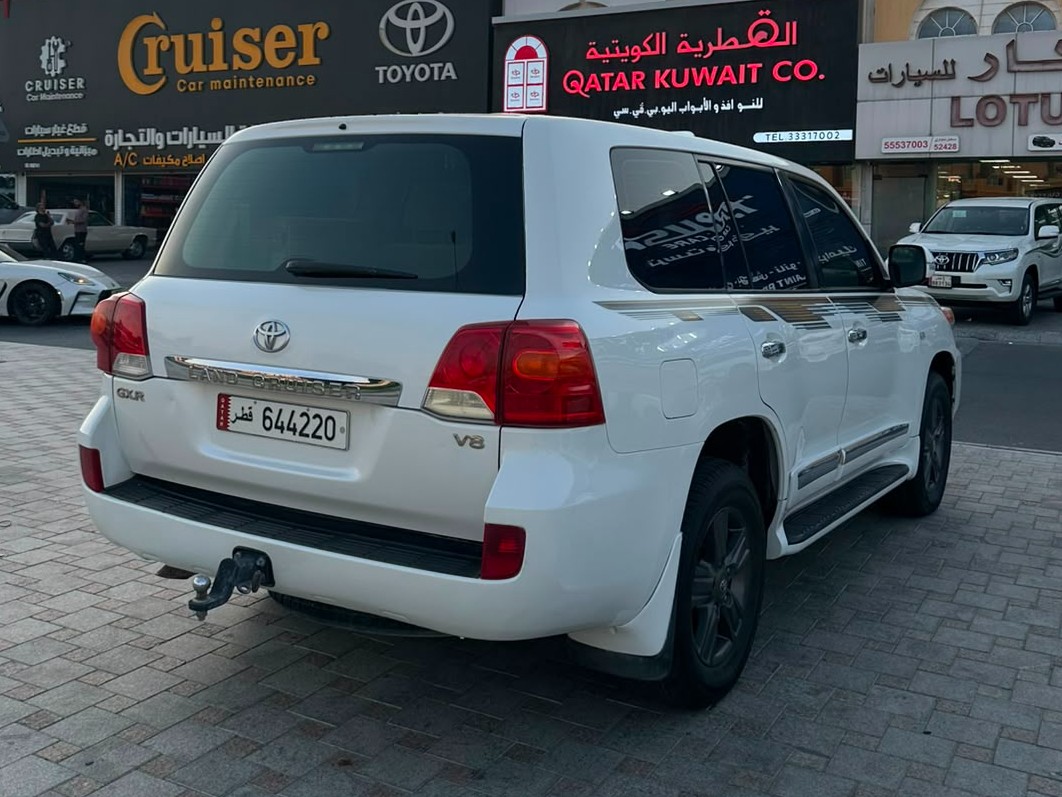 Toyota Land Cruiser GXR v8 2009 - Image 3