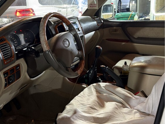 Toyota Land Cruiser GX.R 2004 - Image 4