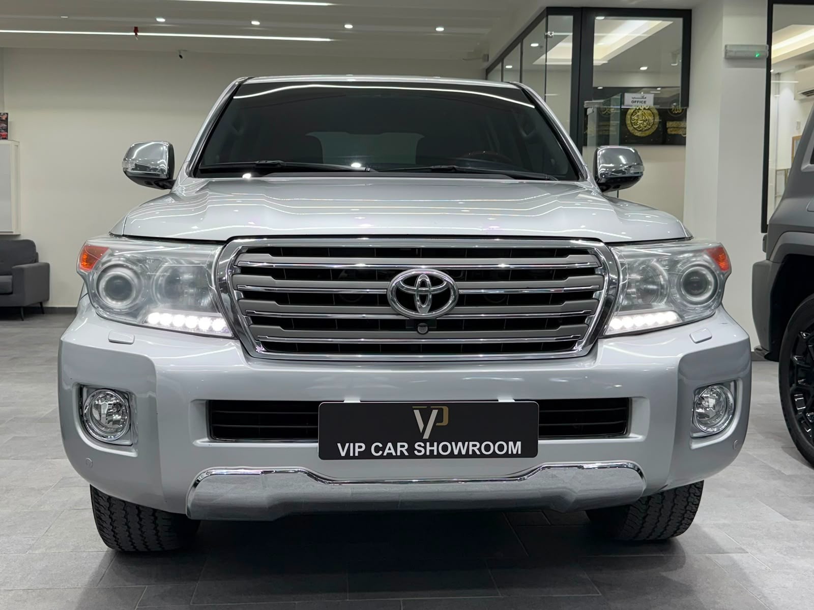 Toyota Land Cruiser VX.R 2013 - Image 2