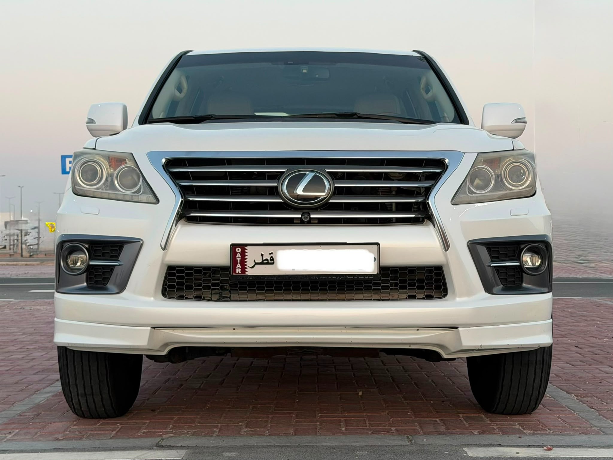 Lexus LX 570 2015 - Image 2