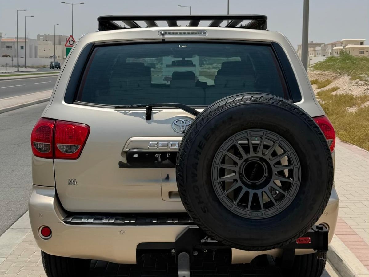Toyota Sequoia 2012 - Image 2