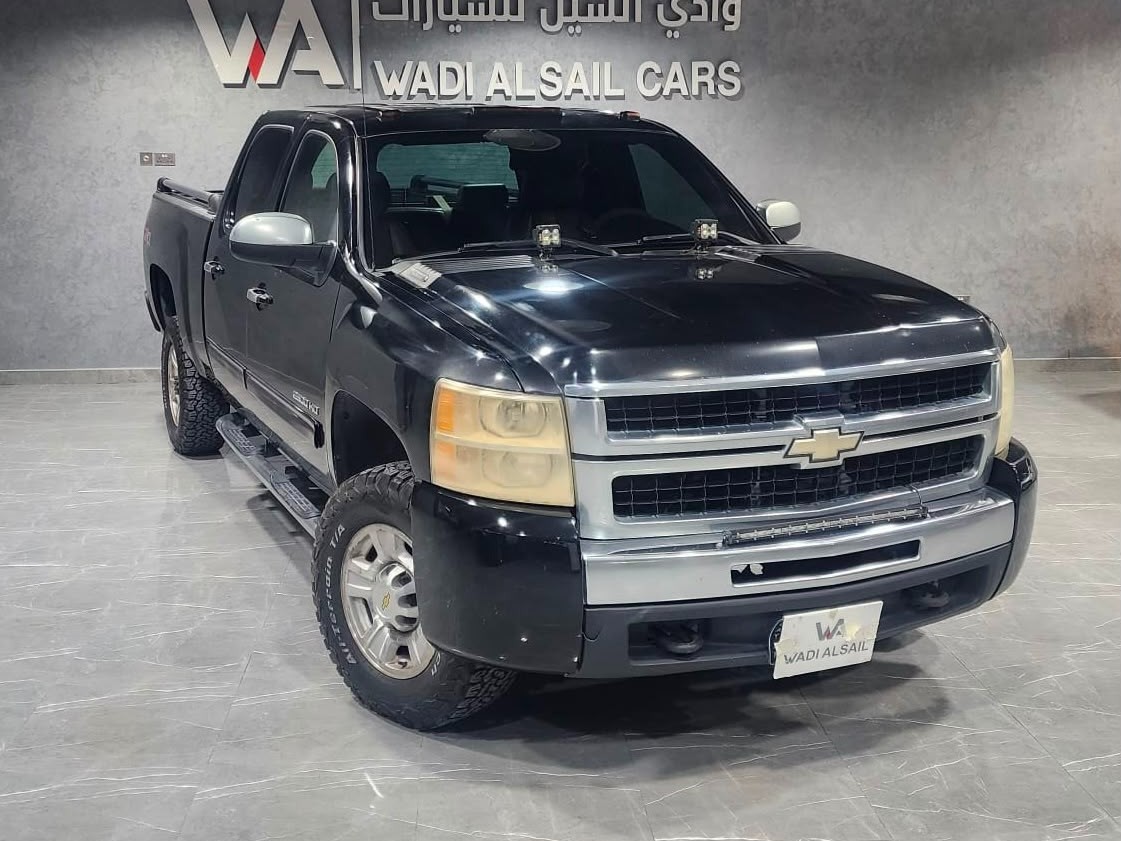 Chevrolet Silverado 2500 HD 2010 - Image 1