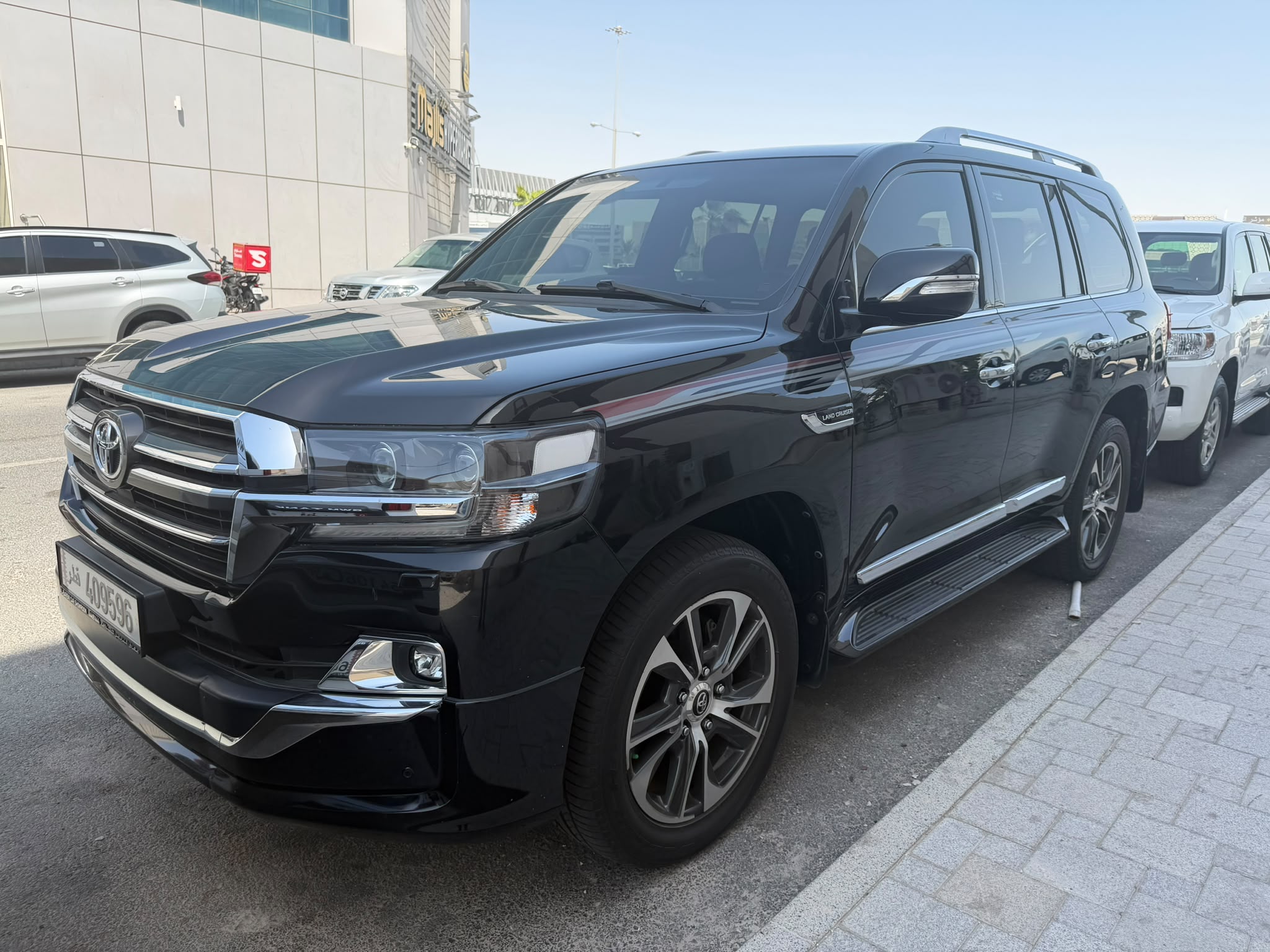 Toyota Land Cruiser GXR Grand Touring 2020 - Image 2