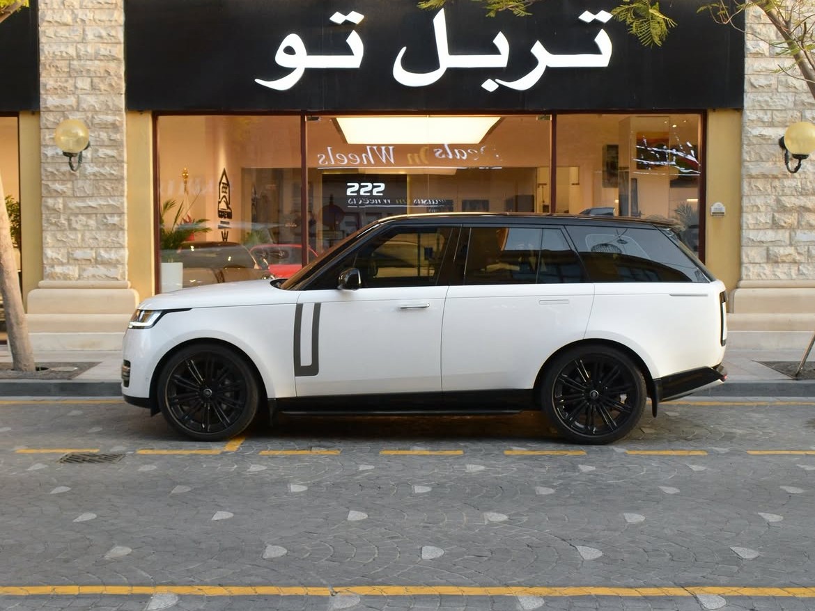 Land Rover Range Rover HSE 2023 - Image 3