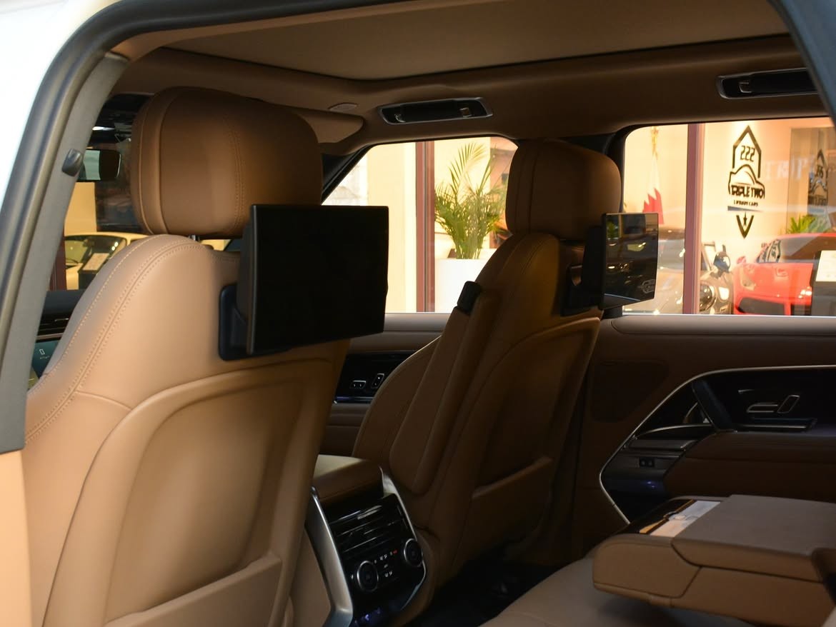 Land Rover Range Rover HSE 2023 - Image 4